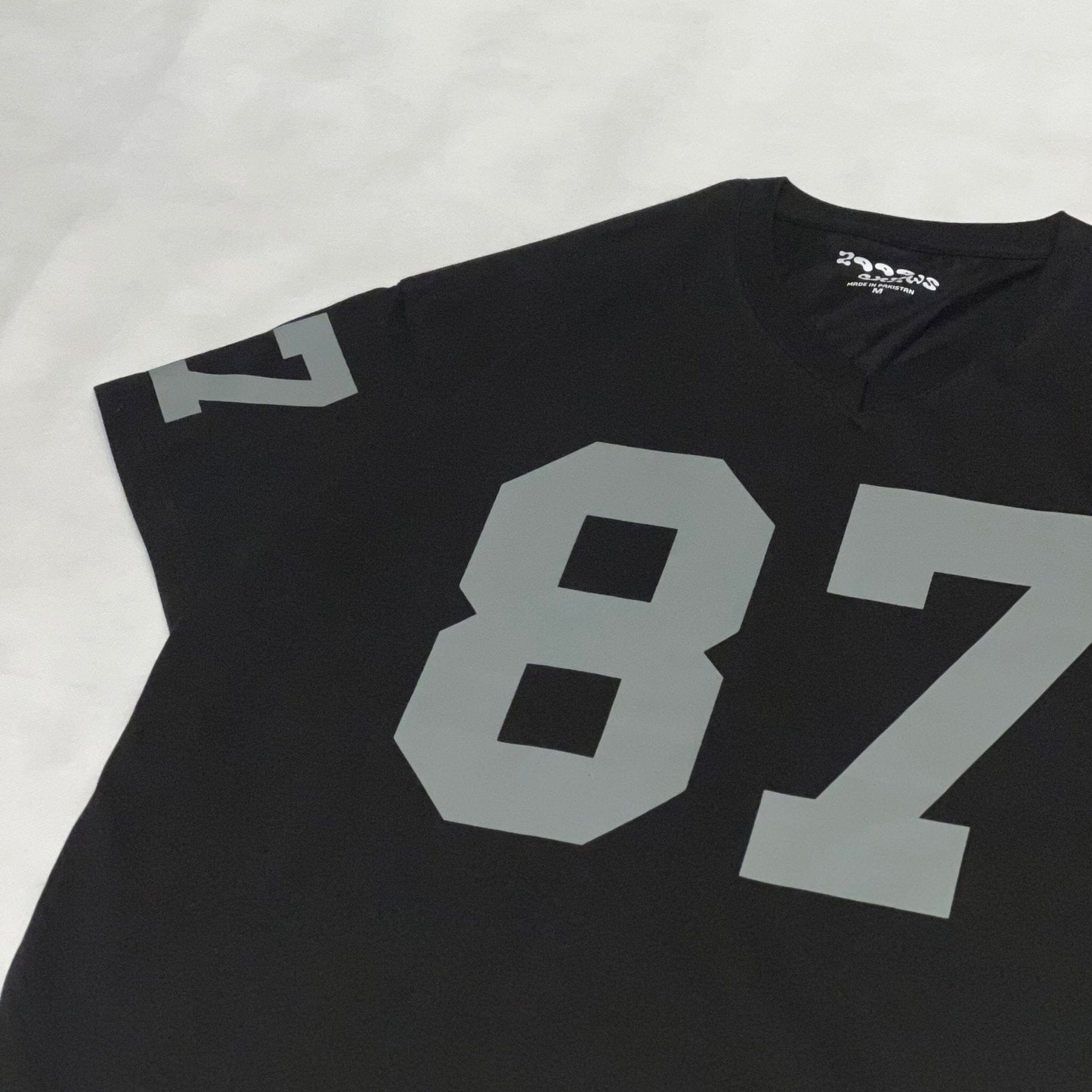 UNISEX 87 sporty Teee - 2000Crew